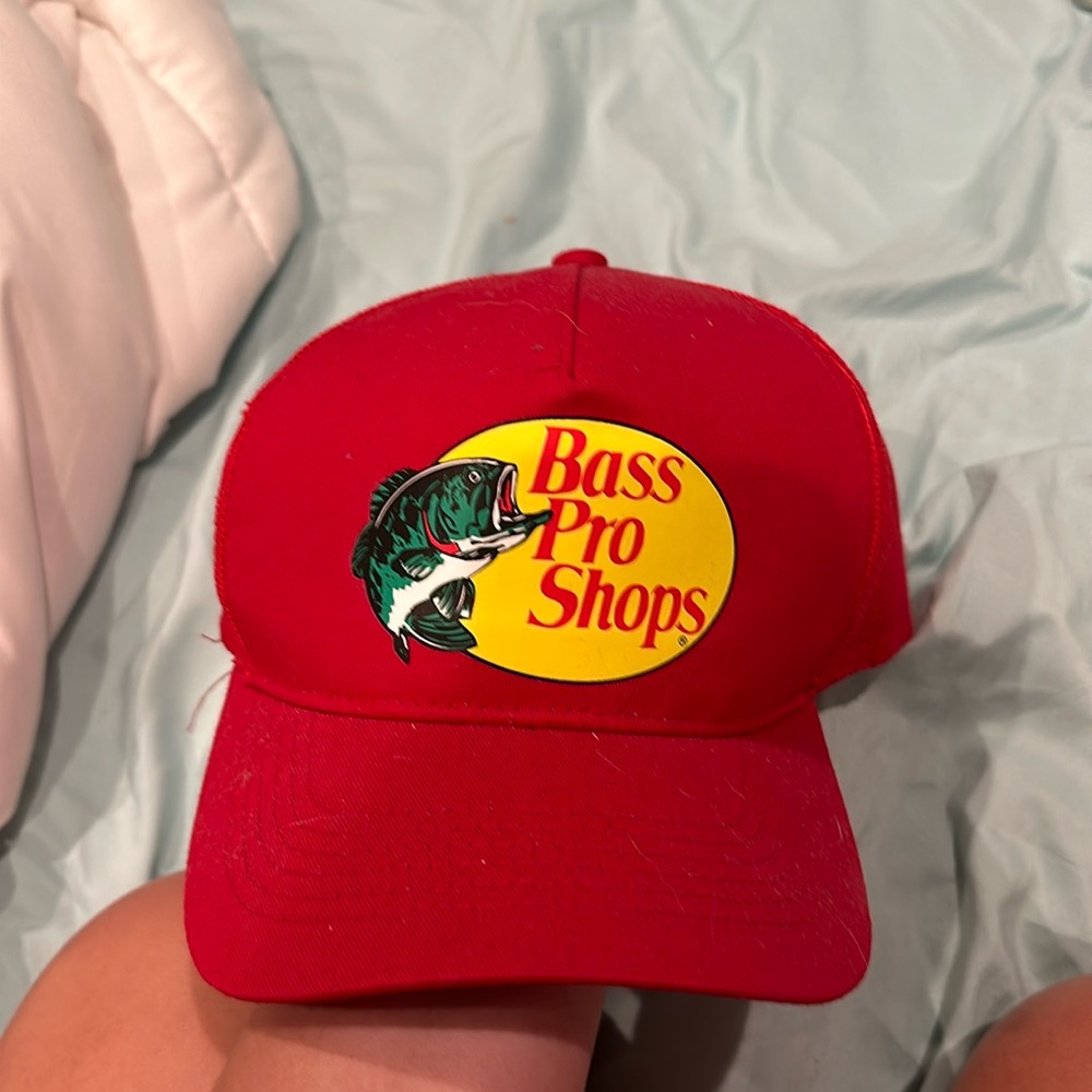 Red bass pro shops trucker hat